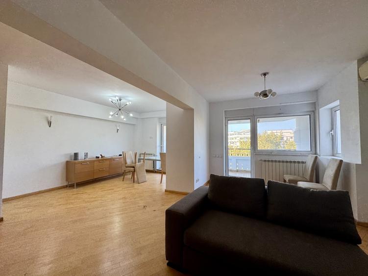 Apartament cu 4 camere decomandat, mobilat în Unirii