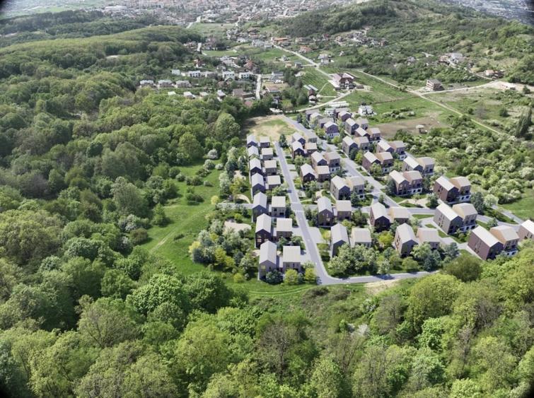 Teren Construcții intravilan de 4500 mp, în Central