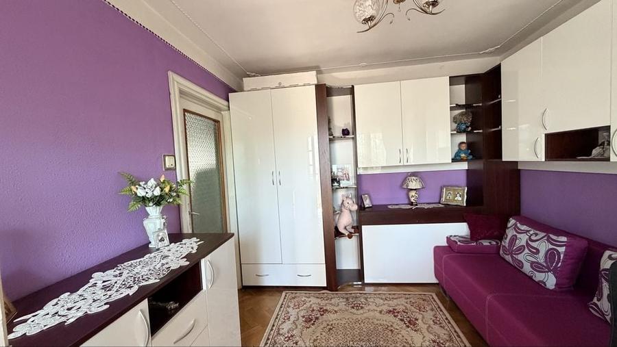 Apartament cu 3 camere decomandat în Central