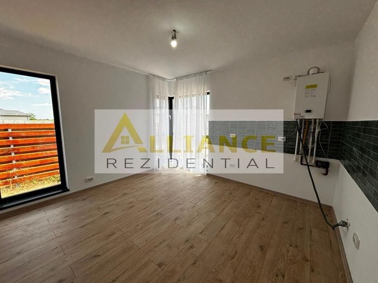Casă individuală cu 3 camere decomandat cu Canalizare în Berceni