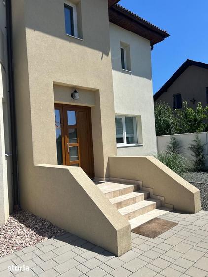 Casă cu 6 camere cu Teren 700 Mp în Moșnița Nouă