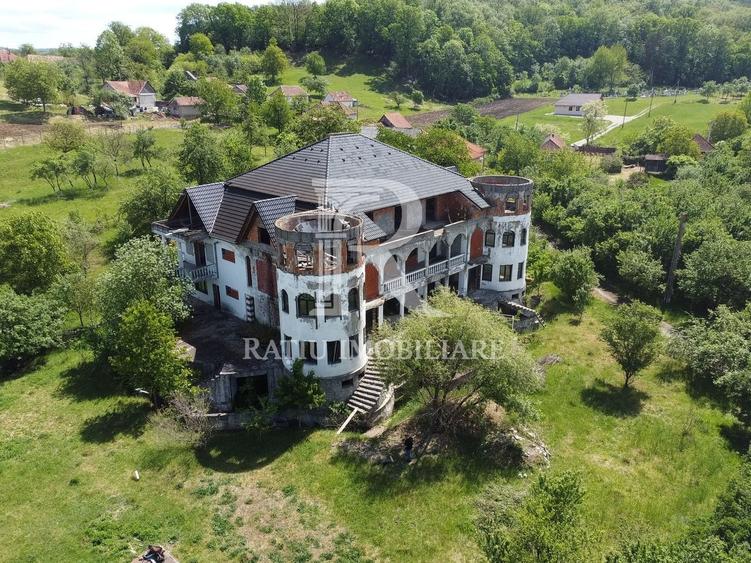 Casă cu 12 camere cu Canalizare în Gheghie