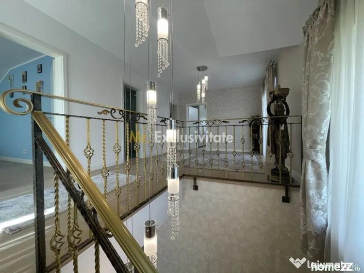 Casă cu 7 camere cu Teren 1042 Mp în Cornu