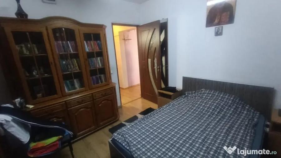 Casă cu 5 camere cu Teren 250 Mp în Brestei
