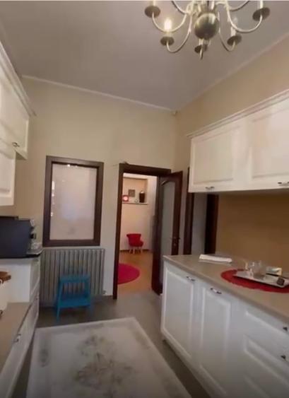 Vând apartament cu 3 camere , et 1 - 5