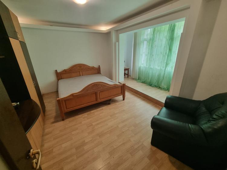 Apartament cu 4 camere decomandat în Tătărași