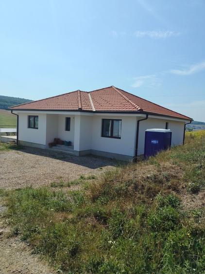 Casă cu 3 camere în Ivănești