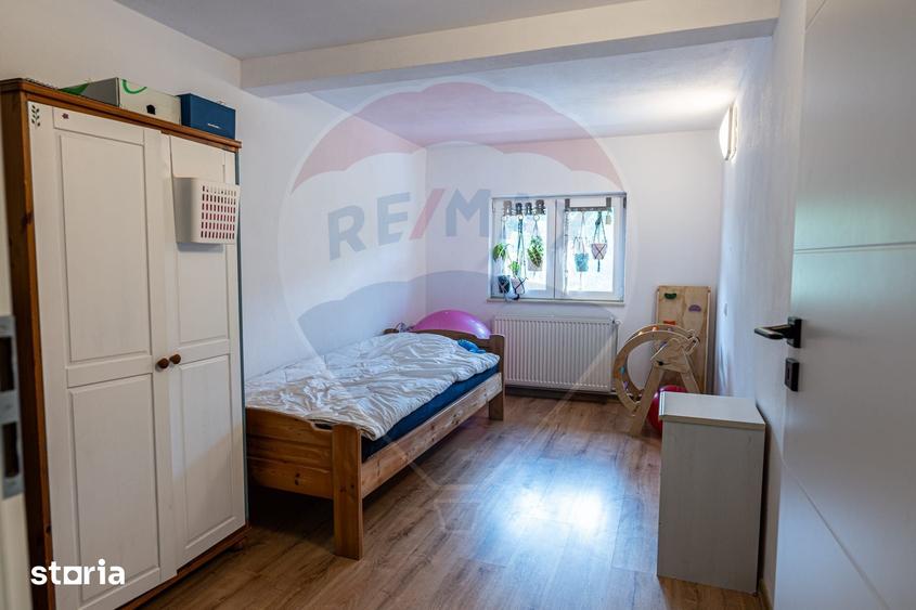 Casă cu 4 camere cu Teren 500 Mp în Central