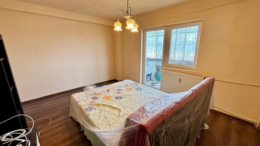 Apartament cu 3 camere decomandat, mobilat în Mihai Bravu