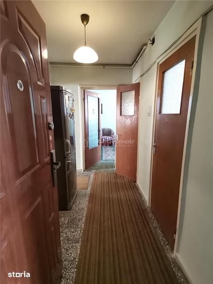 Apartament cu 3 camere decomandat în Alexandriei