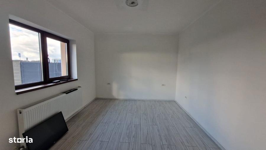 Casă cu 3 camere cu Teren 420 Mp în Remetea Mare