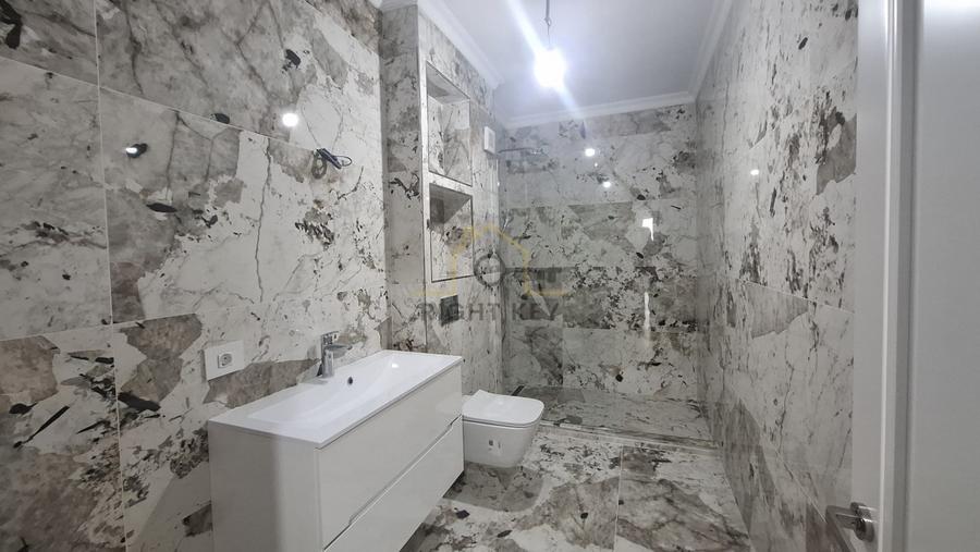 Apartament cu 3 camere decomandat în Băneasa