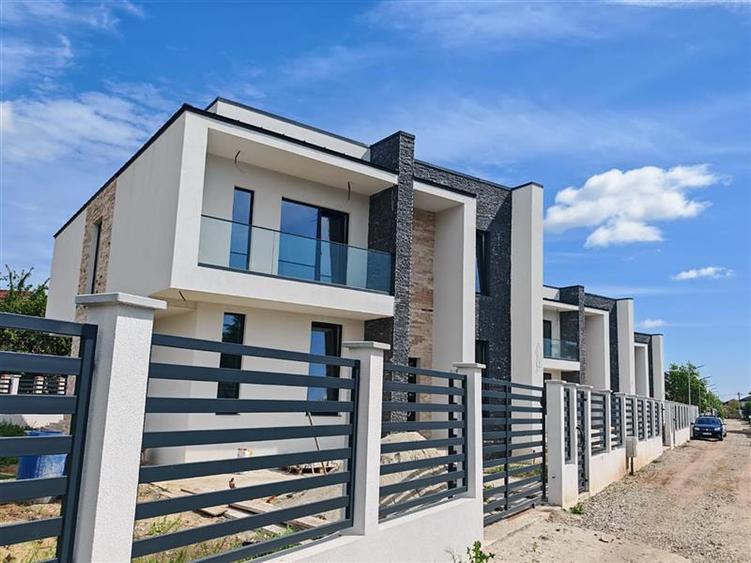 Casă individuală cu 5 camere cu Teren 538 Mp în Corbeanca