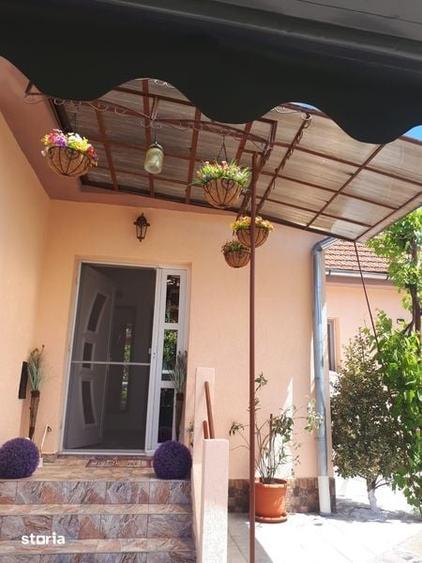 Casă cu 4 camere cu Teren 1100 Mp în Central
