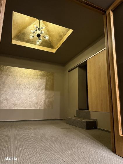 Apartament cu 3 camere în Piața Centrală