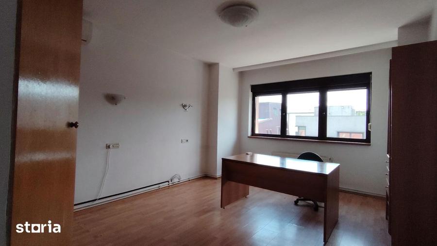 Apartament cu 4 camere decomandat în Cotroceni