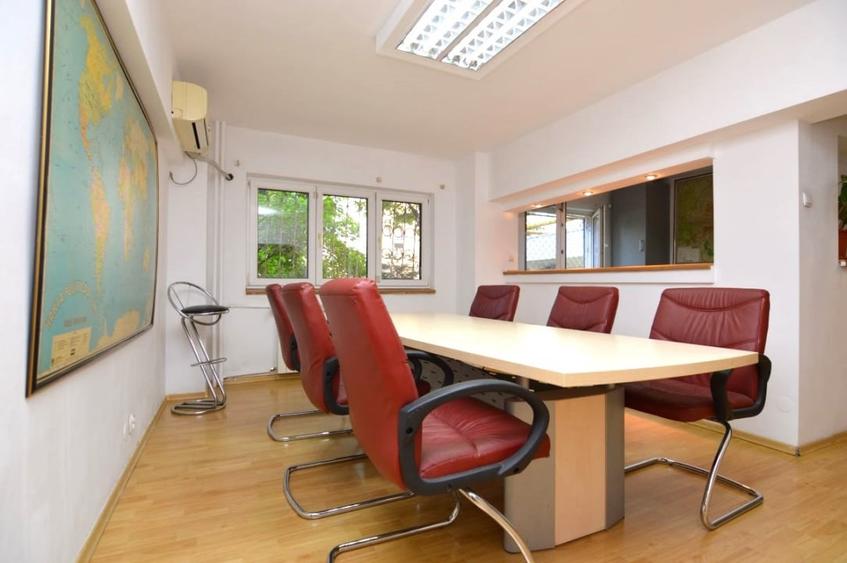 Apartament cu 2 camere semidecomandat, mobilat în 13 Septembrie