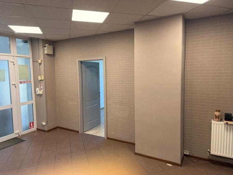 Spațiu comercial, în Ultracentral