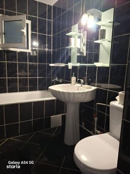 Apartament cu 2 camere decomandat în Calarași 4