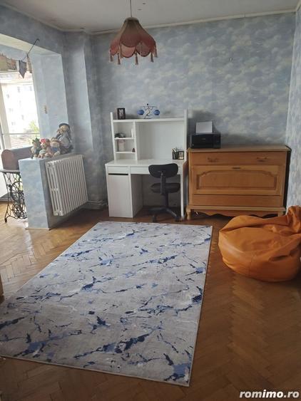 Casă cu 6 camere cu Teren 420 Mp în Pucioasa