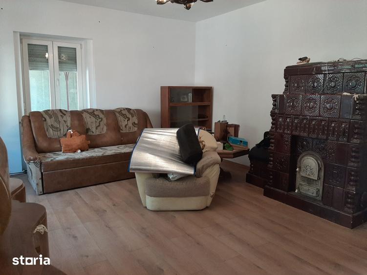 Casă cu 4 camere cu Teren 360 Mp în Burdea