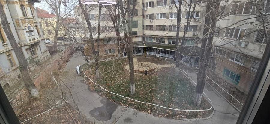Apartament cu 2 camere semidecomandat, mobilat în Cișmigiu