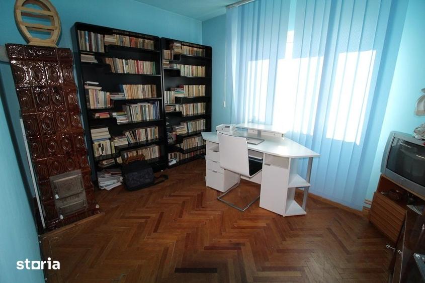 Casă cu 4 camere cu Teren 700 Mp în Central