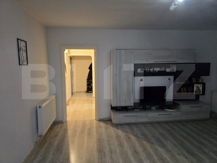 Apartament cu 2 camere semidecomandat, mobilat în Micro 16