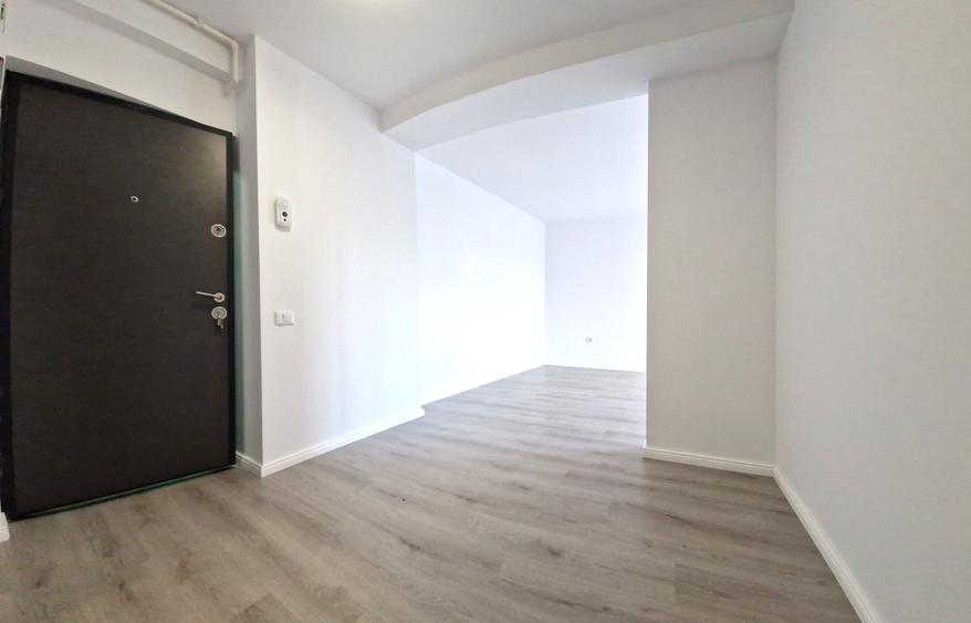Apartament cu 2 camere semidecomandat în 1 Decembrie