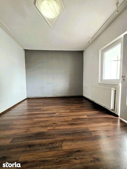 Apartament cu 2 camere decomandat în Podul de Fier