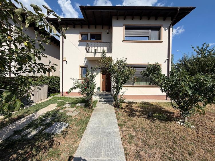 Casă individuală cu 4 camere cu Teren 440 Mp în Tunari