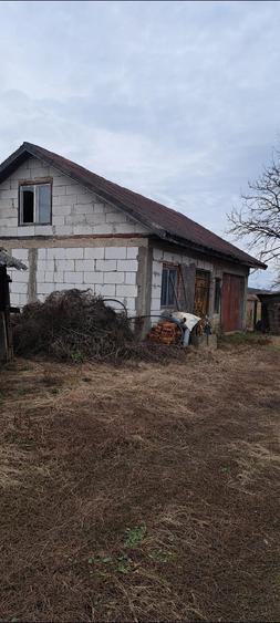 Casă cu 3 camere cu Teren 7400 Mp în Răscruci