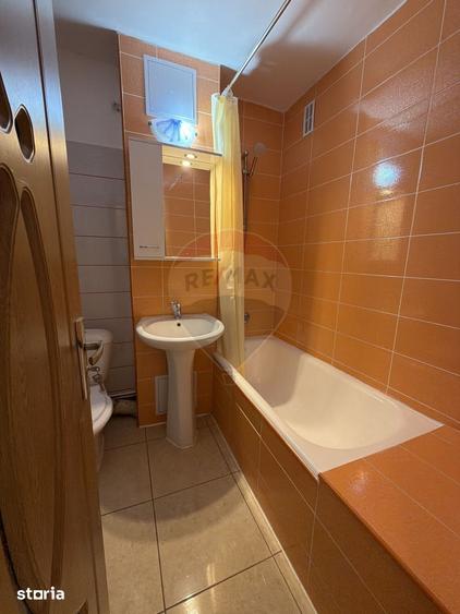 Apartament cu 3 camere decomandat în Bordei