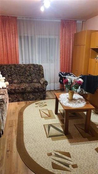 Apartament cu 3 camere decomandat, mobilat în Noua