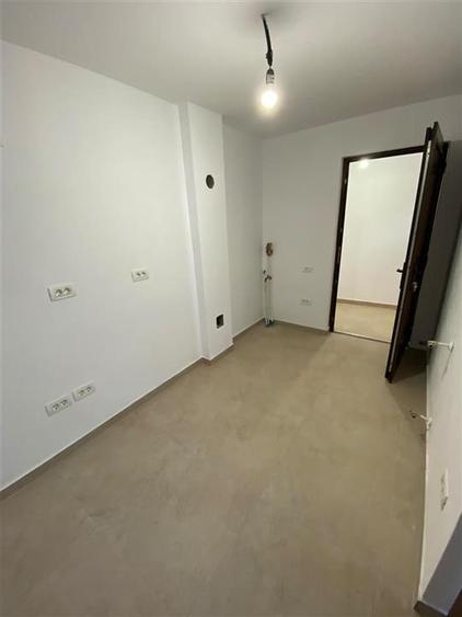 Casă cu 2 camere cu Teren 110 Mp în Aeroport