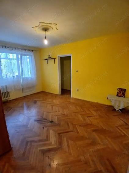 Apartament cu 3 camere decomandat, mobilat în Girocului