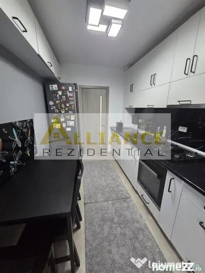 Apartament cu 3 camere decomandat în Central