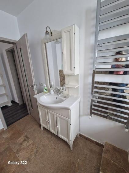 Apartament cu 2 camere semidecomandat, mobilat în Tomis Plus