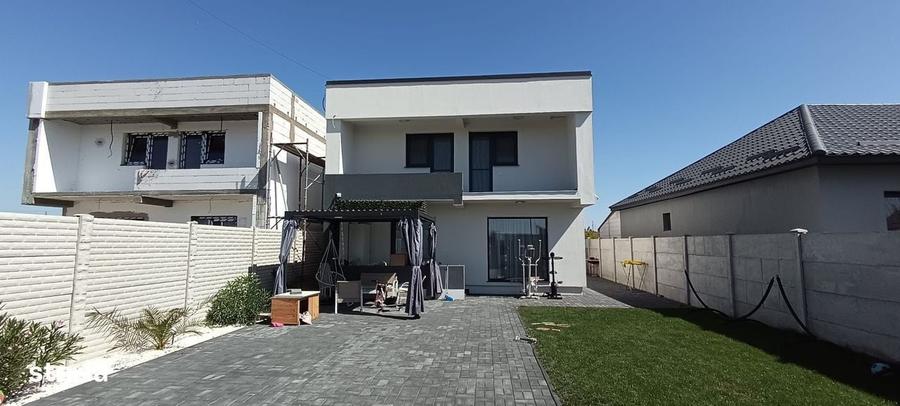 Casă cu 4 camere în Șimnicu de Sus
