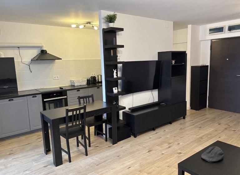 Apartament cu 2 camere semidecomandat, mobilat în Pipera