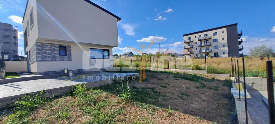 Casă individuală cu 4 camere cu Canalizare în Rediu