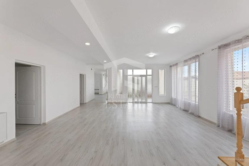Casă cu Teren 1446 Mp în Macea