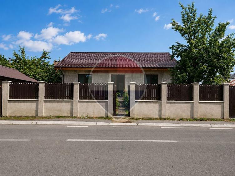 Casă individuală cu 3 camere cu Teren 1200 Mp în Gostinu
