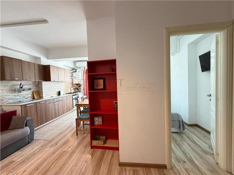 Apartament cu 2 camere decomandat, mobilat în Titan