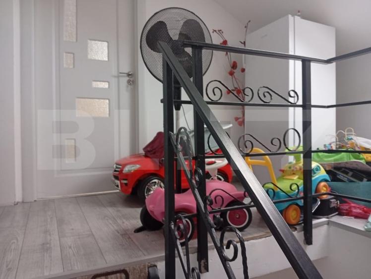 Apartament cu 3 camere semidecomandat, mobilat în Apahida