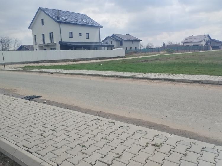 Teren Construcții intravilan de 450 mp, în Dragomirești-Vale
