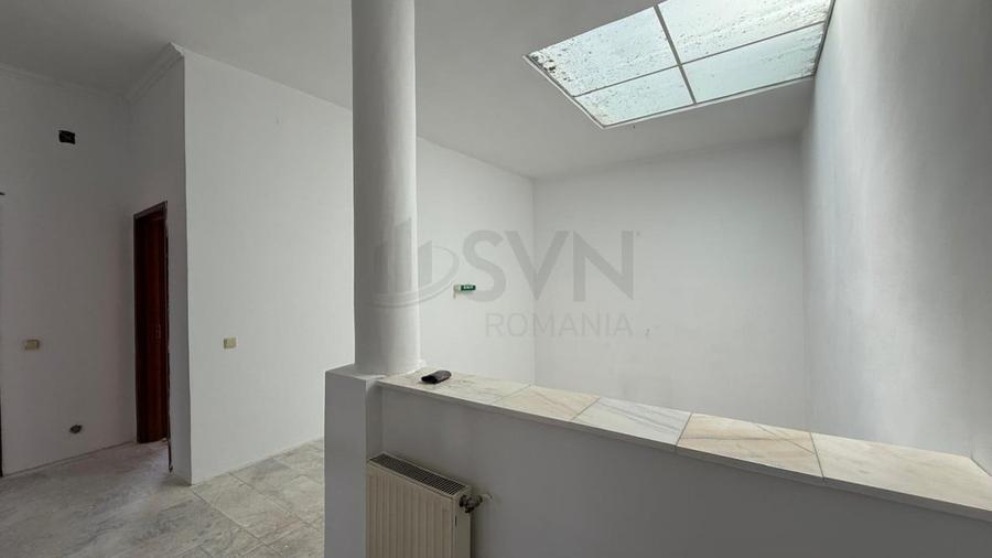 Casă individuală cu 14 camere cu Canalizare în Domenii
