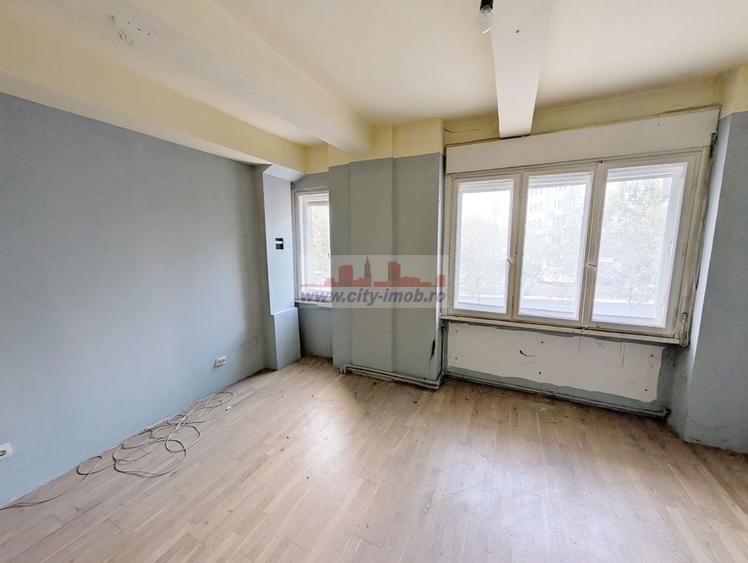 Spațiu comercial, de 174 mp, în Universitate