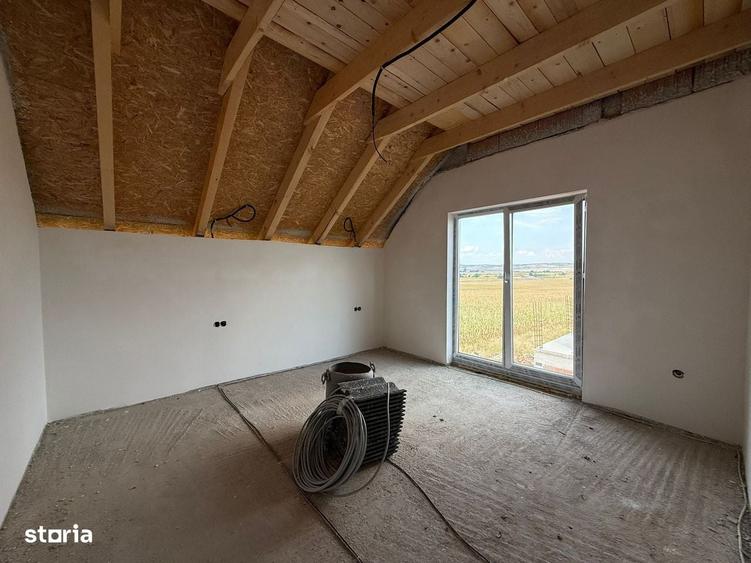 Casă cu 4 camere cu Teren 540 Mp în Șura Mare