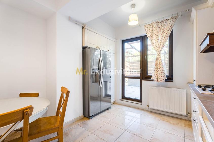 Apartament cu 4 camere decomandat, mobilat în Lacul Tei